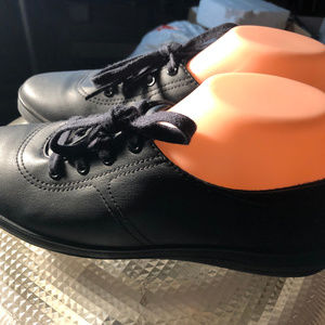 Cabincreek Women's Black Leather Shoes Size 8.5M